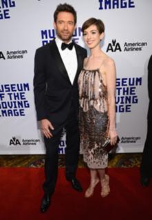 Anne Hathaway feet photo thumbnail