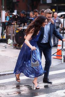 Anne Hathaway feet photo thumbnail