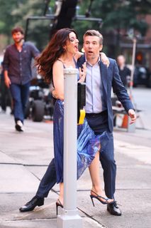 Anne Hathaway feet photo thumbnail