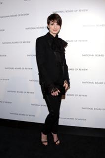Anne Hathaway feet photo thumbnail