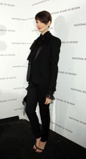 Anne Hathaway feet photo thumbnail