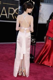 Anne Hathaway feet photo thumbnail