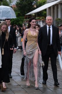 Anne Hathaway feet photo 2