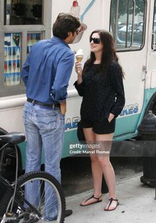 Anne Hathaway feet photo 1