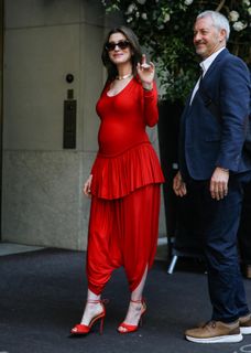 Anne Hathaway feet photo 2
