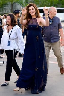 Anne Hathaway feet photo 2