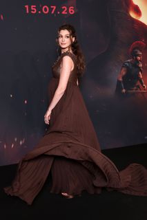 Anne Hathaway feet photo 12