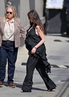 Anne Hathaway feet photo 11