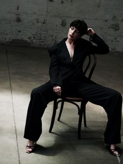 Anne Hathaway feet photo 9