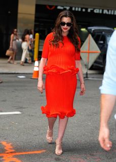 Anne Hathaway feet photo 20