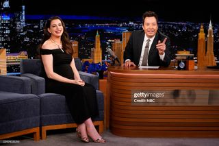 Anne Hathaway feet photo 12