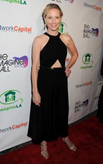 Anne Heche feet photo thumbnail