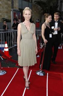 Anne Heche feet photo thumbnail