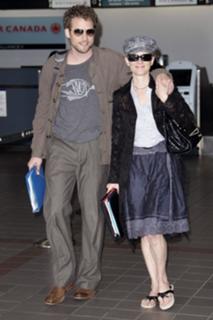 Anne Heche feet photo thumbnail