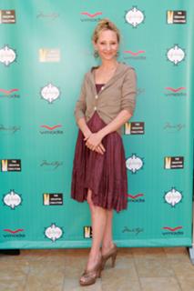 Anne Heche feet photo thumbnail