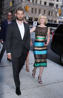 Anne Heche feet photo thumbnail