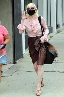 Anne Heche feet photo thumbnail