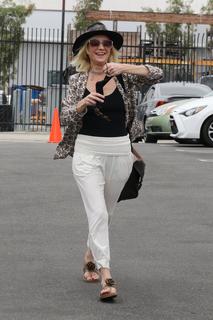 Anne Heche feet photo thumbnail