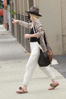 Anne Heche feet photo thumbnail