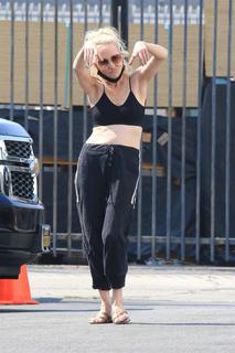 Anne Heche feet photo thumbnail