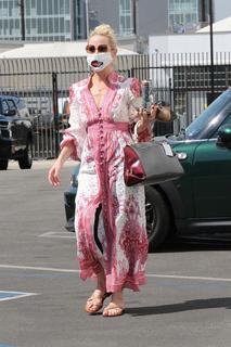 Anne Heche feet photo thumbnail