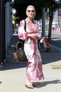 Anne Heche feet photo thumbnail