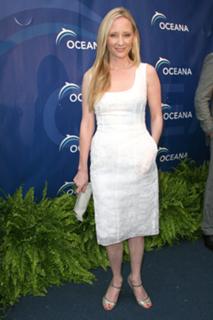 Anne Heche feet photo thumbnail