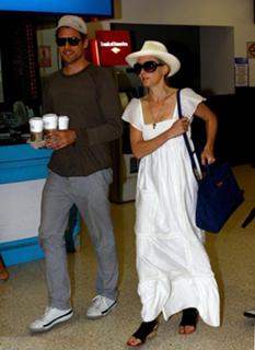 Anne Heche feet photo thumbnail