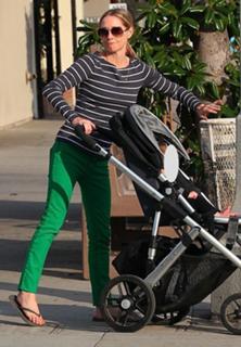 Anne Heche feet photo thumbnail