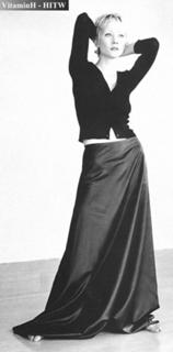 Anne Heche feet photo thumbnail