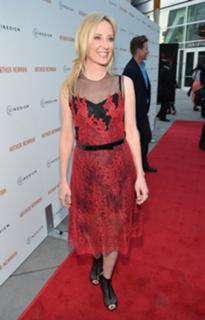 Anne Heche feet photo thumbnail