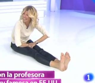 Anne Igartiburu feet photo 1