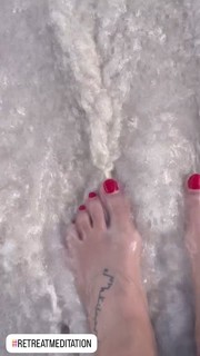 Anne Igartiburu feet photo 20