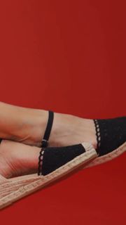 Anne Igartiburu feet photo 10