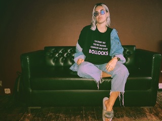 Anne-Marie feet photo thumbnail