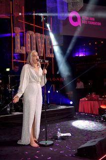 Anne-Marie feet photo thumbnail
