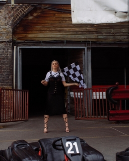 Anne-Marie feet photo thumbnail