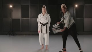 Anne-Marie feet photo thumbnail
