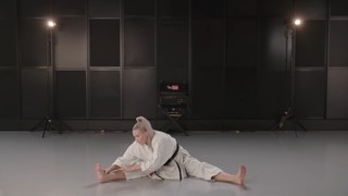 Anne-Marie feet photo thumbnail