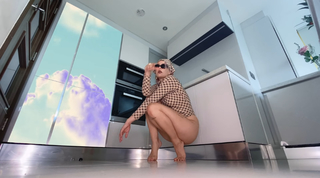 Anne-Marie feet photo thumbnail