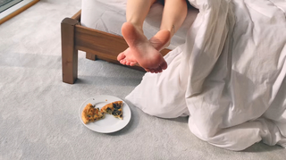 Anne-Marie feet photo thumbnail