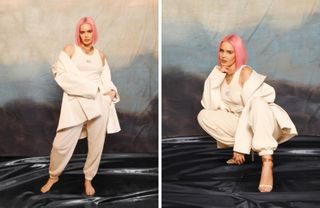 Anne-Marie feet photo thumbnail