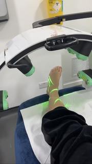 Anne-Marie feet photo thumbnail