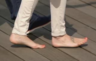 Anne Menden feet photo thumbnail
