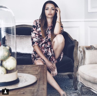 Anne Menden feet photo thumbnail