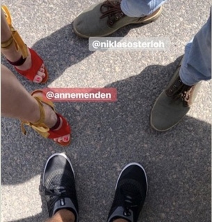 Anne Menden feet photo thumbnail