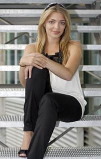 Anne Menden feet photo thumbnail