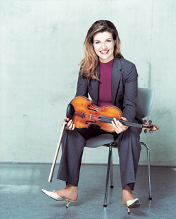 Anne-Sophie Mutter feet photo thumbnail
