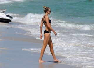 Anne Vyalitsyna feet photo 13