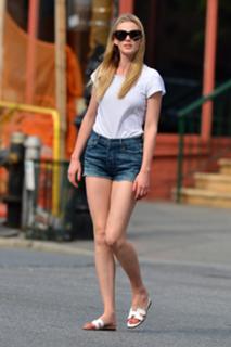 Anne Vyalitsyna feet photo 3